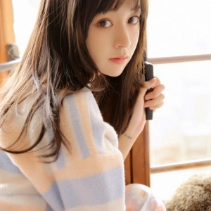 胶原蛋白丰额头