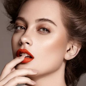 胶原蛋白垫下巴