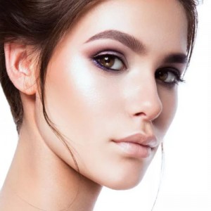 玻尿酸填充卧蚕